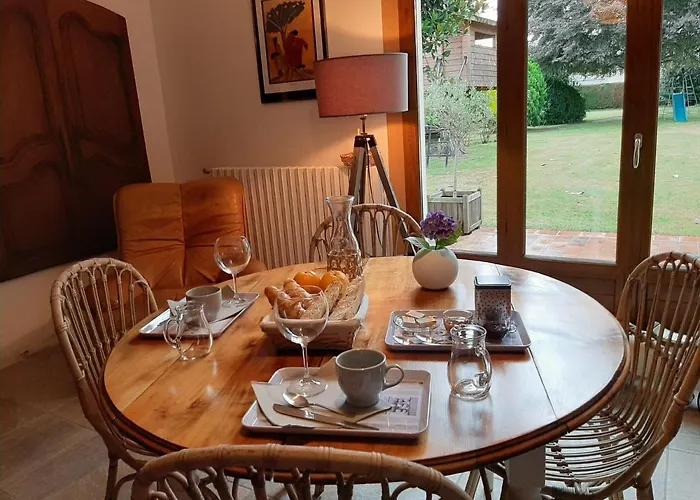 Candesie Oda ve Kahvaltı 3*